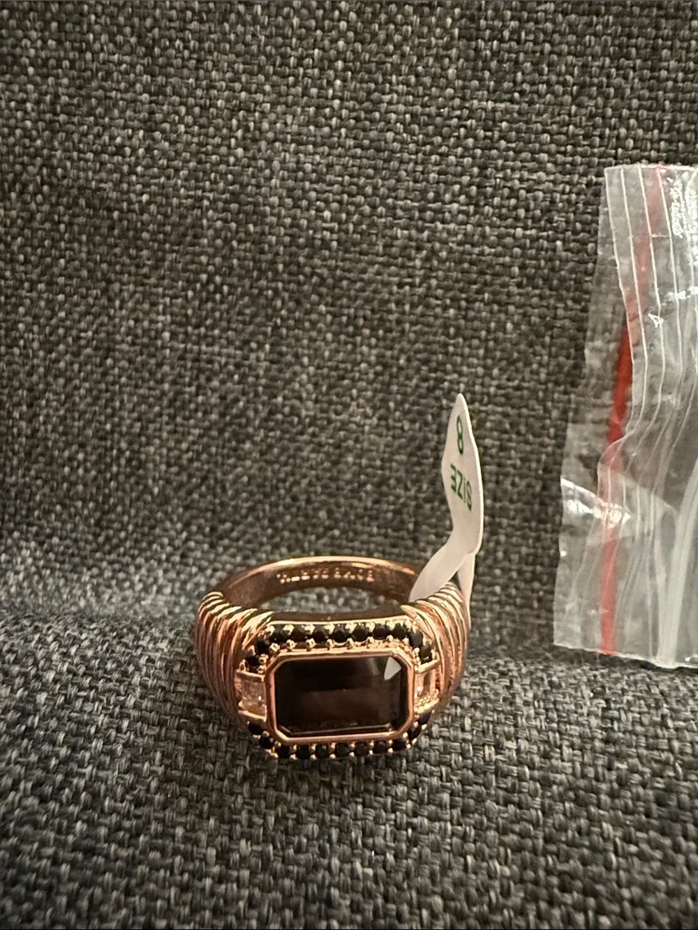 Bomb party OG size 8 Vintage-Style Gold Tone Black Stone Statement Ring